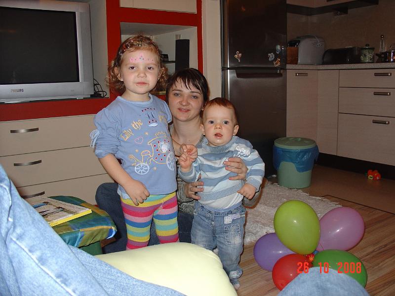 DSC03853.JPG - Mama z pociechami